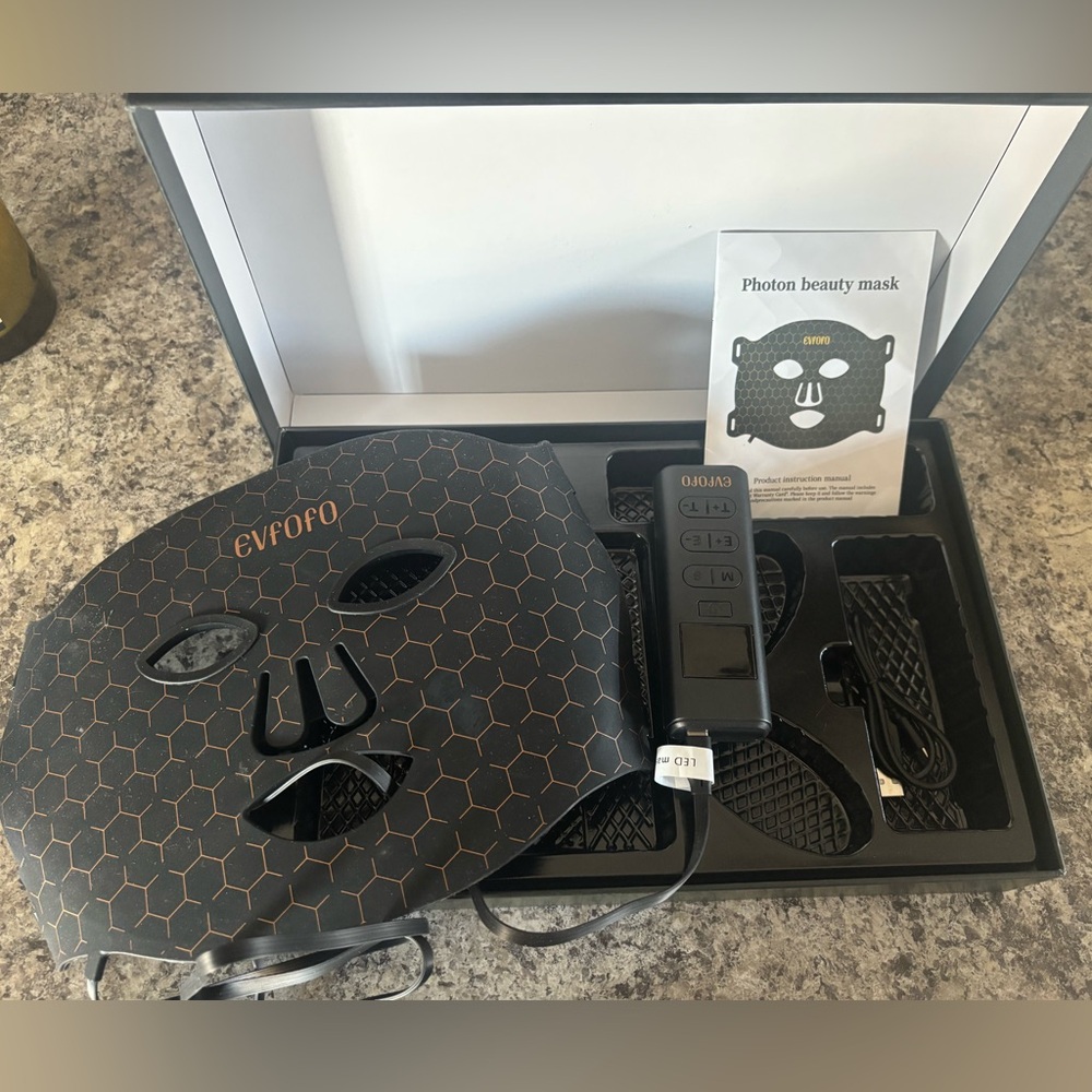 LED Light Therapy Face Mask